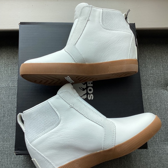 SOREL Out N About Wedge Bootie (Women) 8.5M - Picture 6 of 9